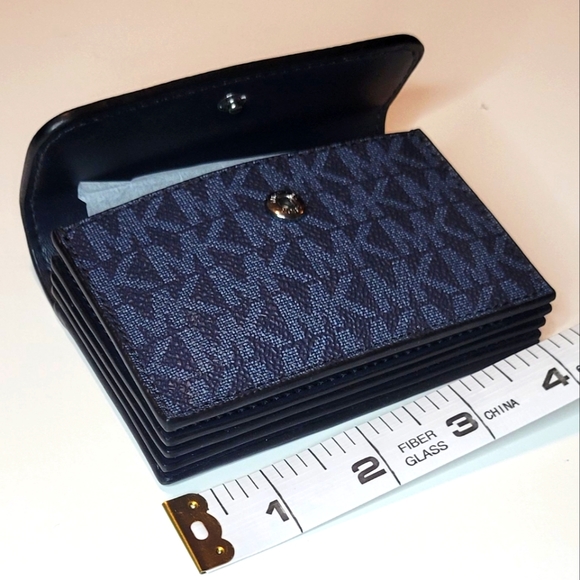 MICHAEL KORS Credit Card Holder - Picture 6 of 9